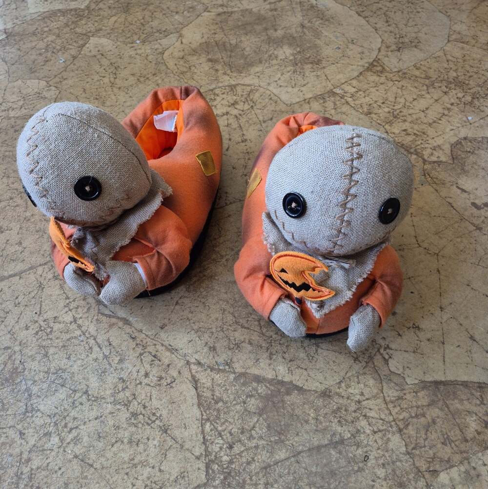Spirit Halloween Sam Slippers Large/X Large Trick R Treat Fall